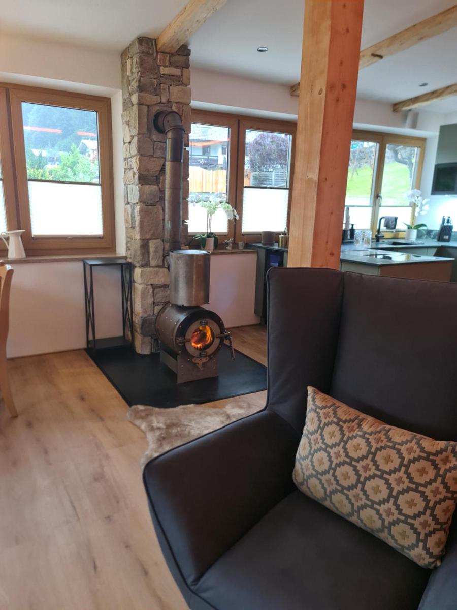 Wellness Apartment mit Sauna, Outdoor Whirlpool & Kamin - Housity