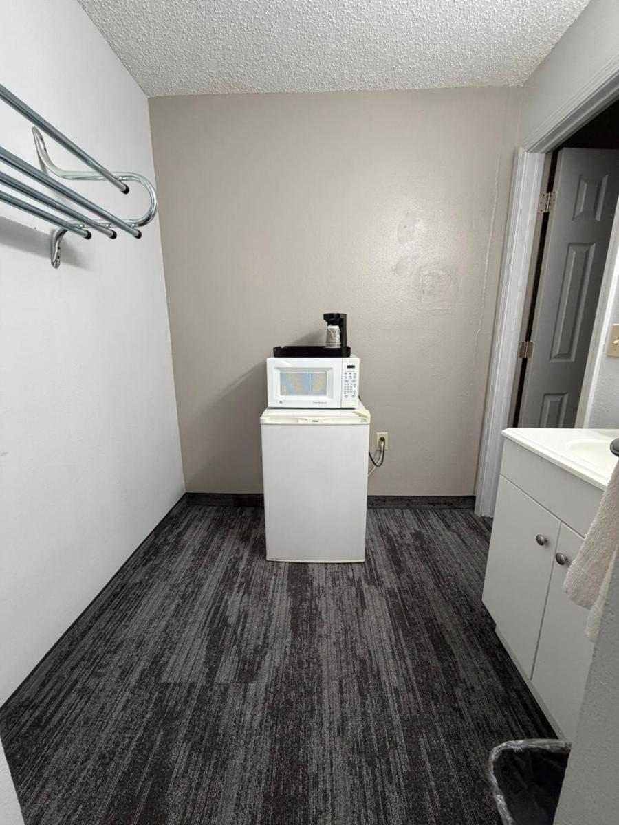 Regency Inn - Housity