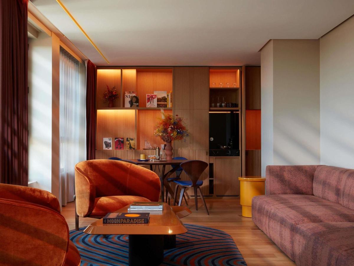 Coin salon dans l'établissement SO/ Paris Hotel