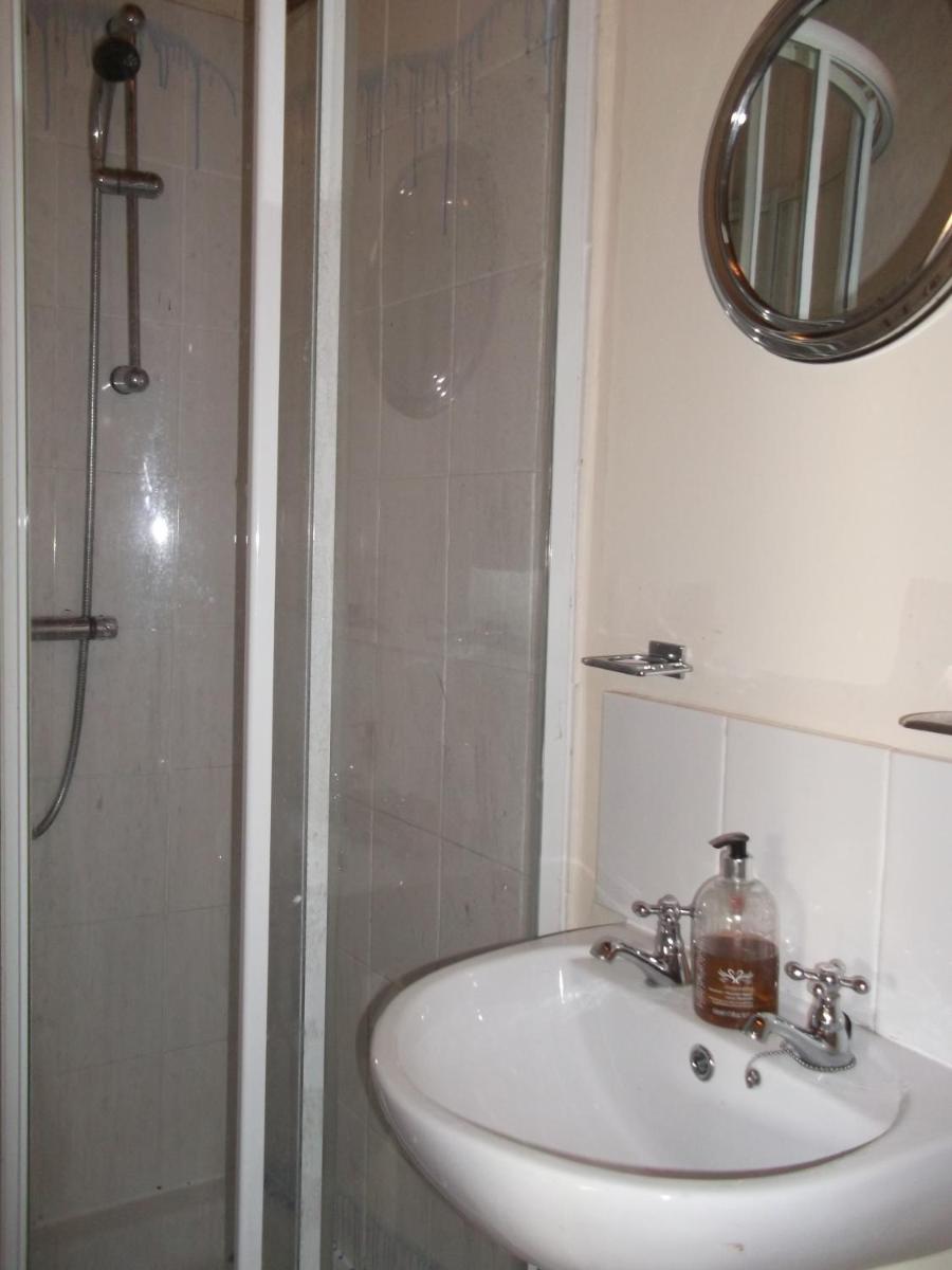 Hathway House Accommodation - Housity