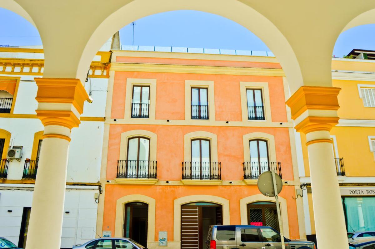 The Zentral Arenal Suites - Housity