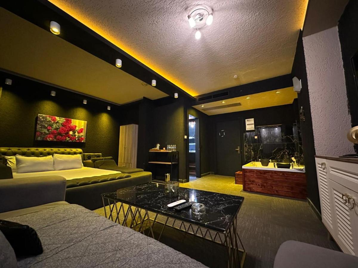 My Palace Rooms Hotel SAW - Housity