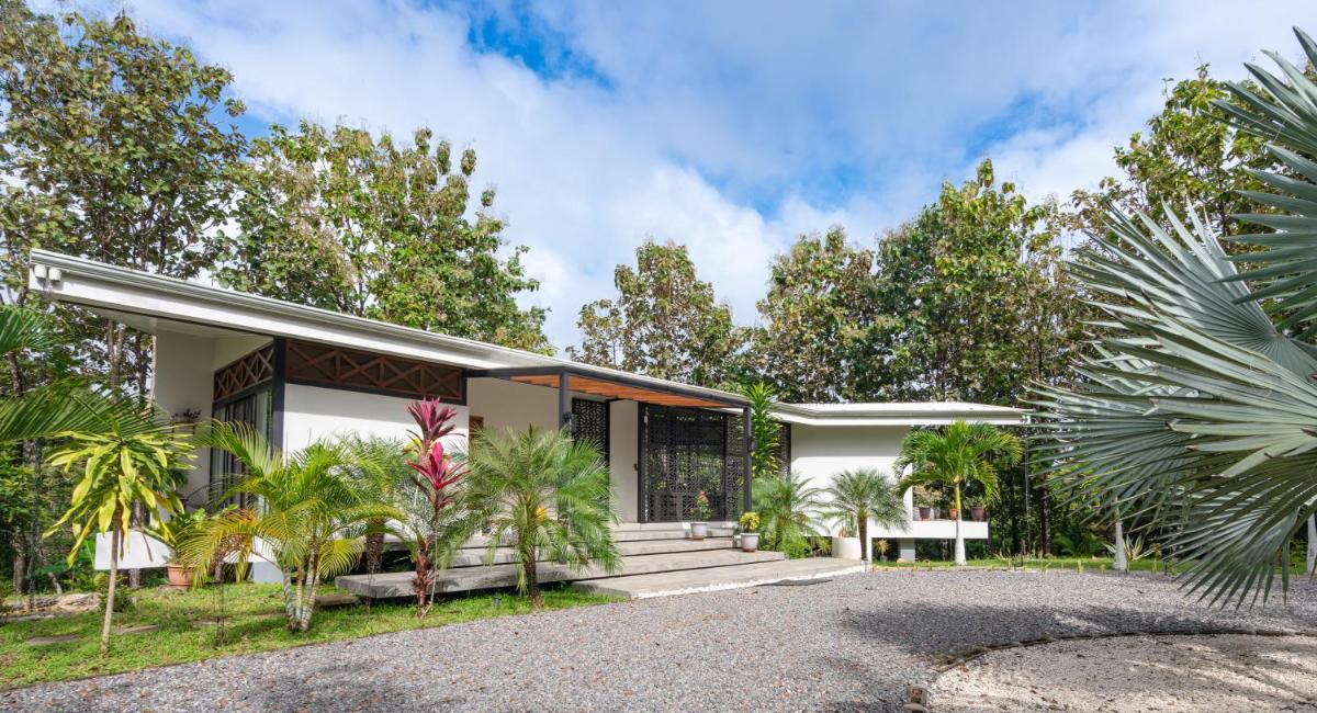 Casa Aloha Montezuma - 3BD, 3BA, Sleeps 8 - Housity