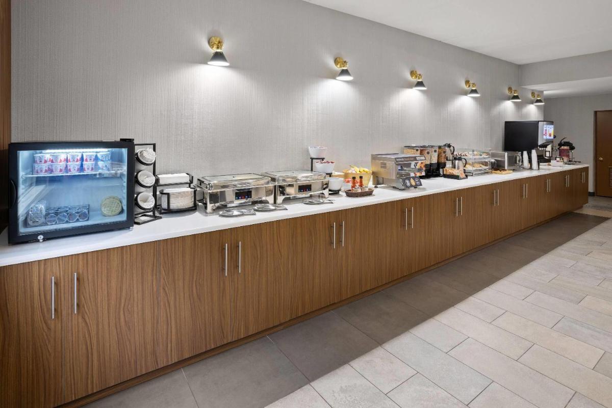 Wingate by Wyndham Pittsburgh New Stanton - Housity