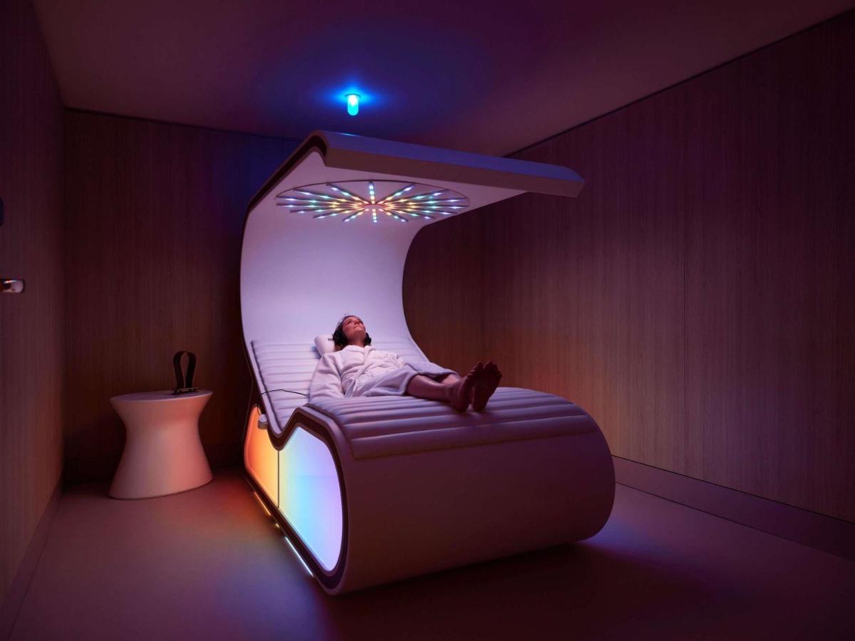 Un ou plusieurs lits dans un hébergement de l'établissement Cures Marines Hotel Thalasso & Spa Trouville - MGallery Collection