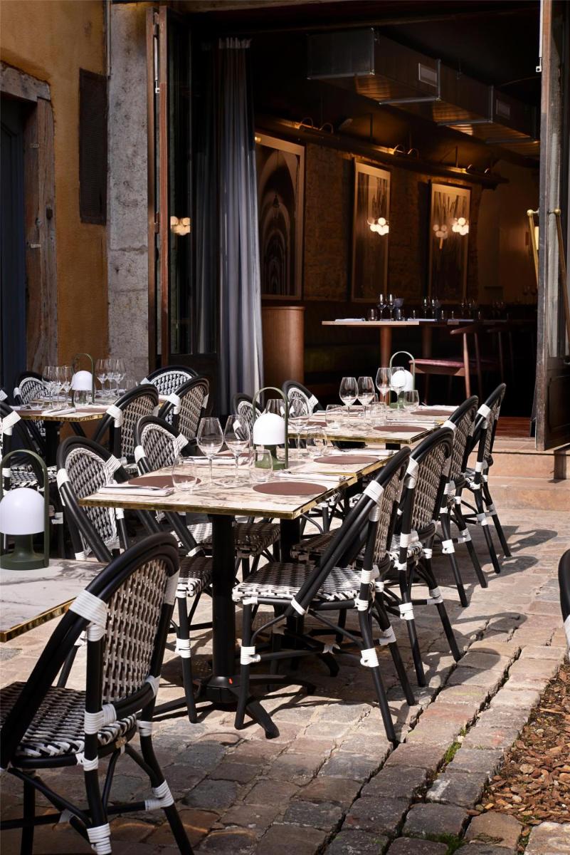 Restaurant ou autre lieu de restauration dans l'établissement Cour des Loges Lyon, A Radisson Collection Hotel