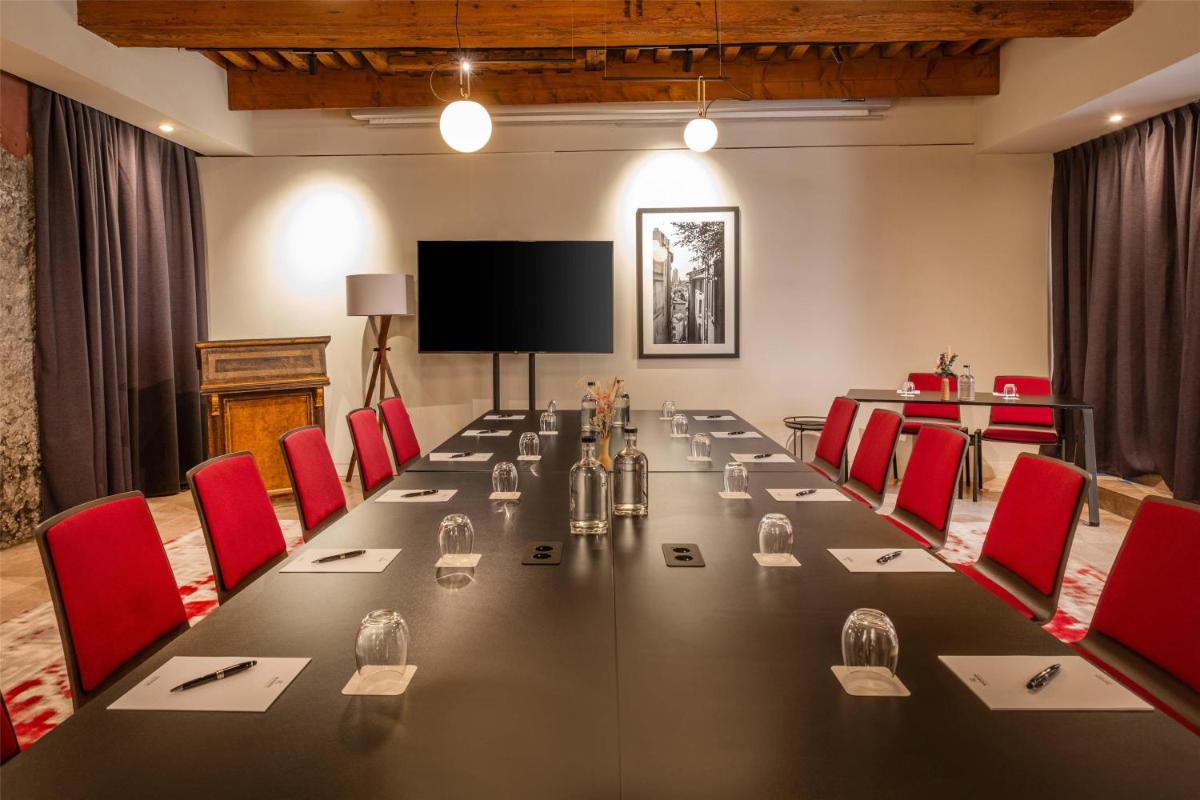 Espace de conférence ou salle de réunion dans l'établissement Cour des Loges Lyon, A Radisson Collection Hotel