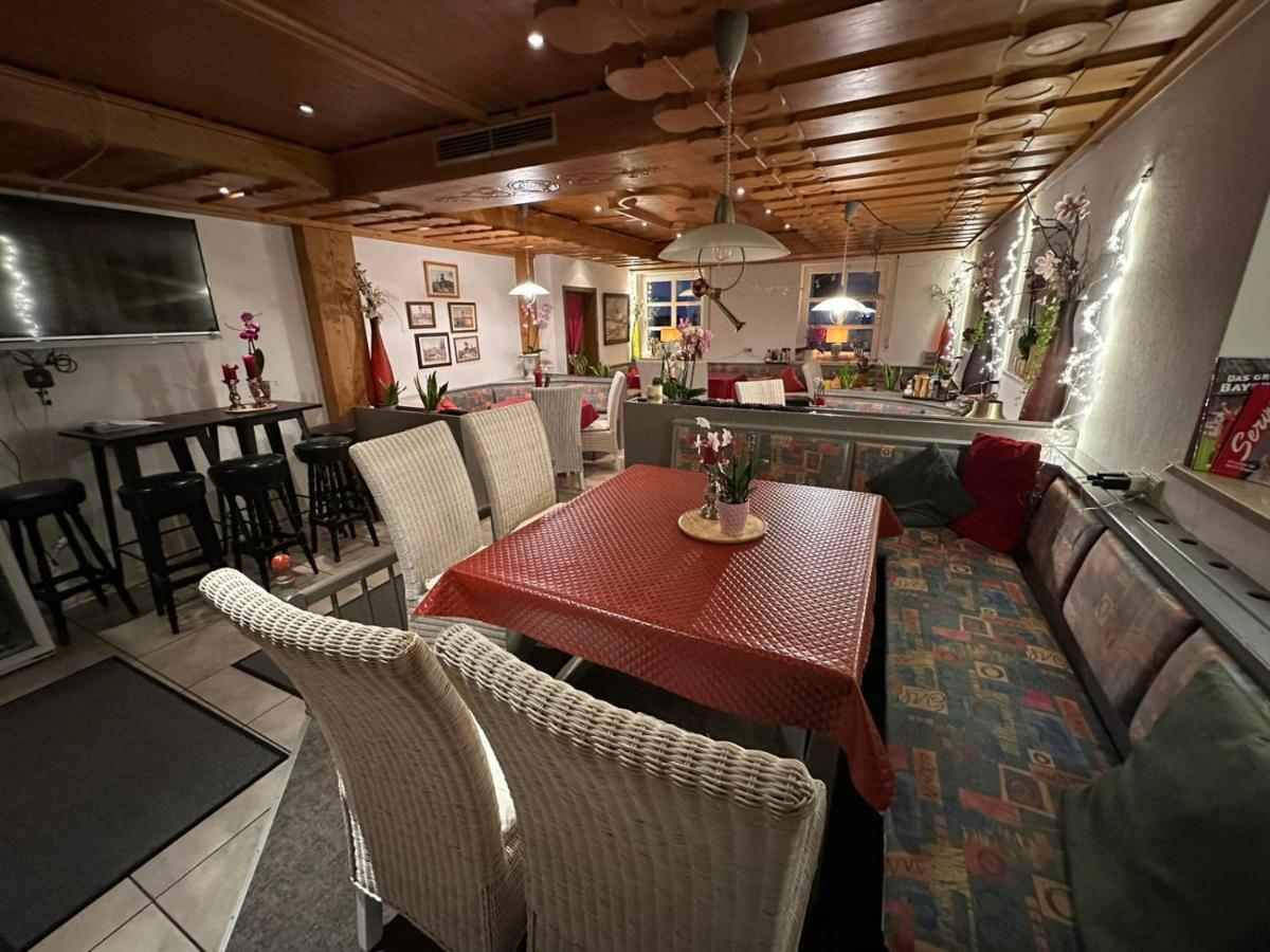 Hotel Goldene Rose - Housity