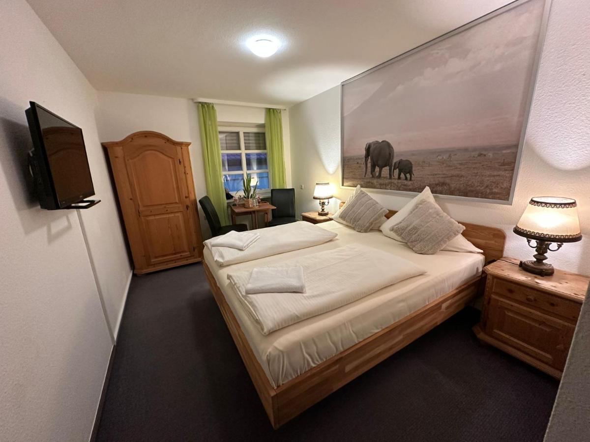Hotel Goldene Rose - Housity
