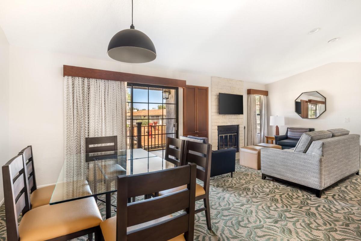 Riviera Oaks Resort - Housity
