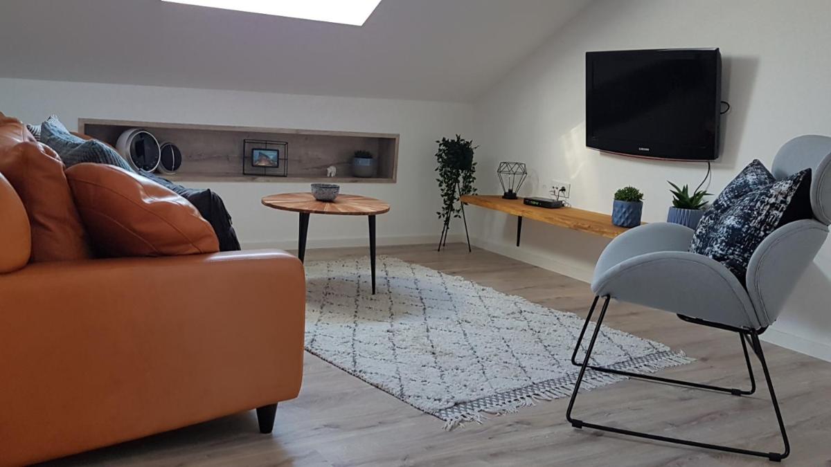 So kuschelig und stylisch! Traumwohnung PANORAMA in Elz bei Limburg Lahn - Housity