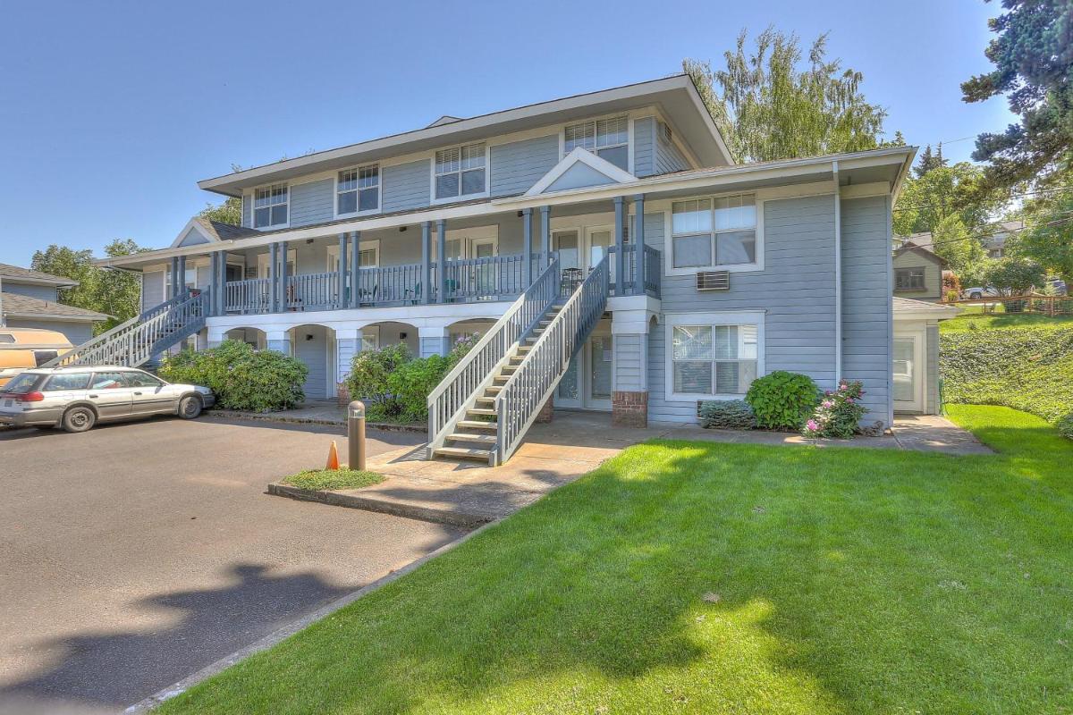 13 Lodge - Housity