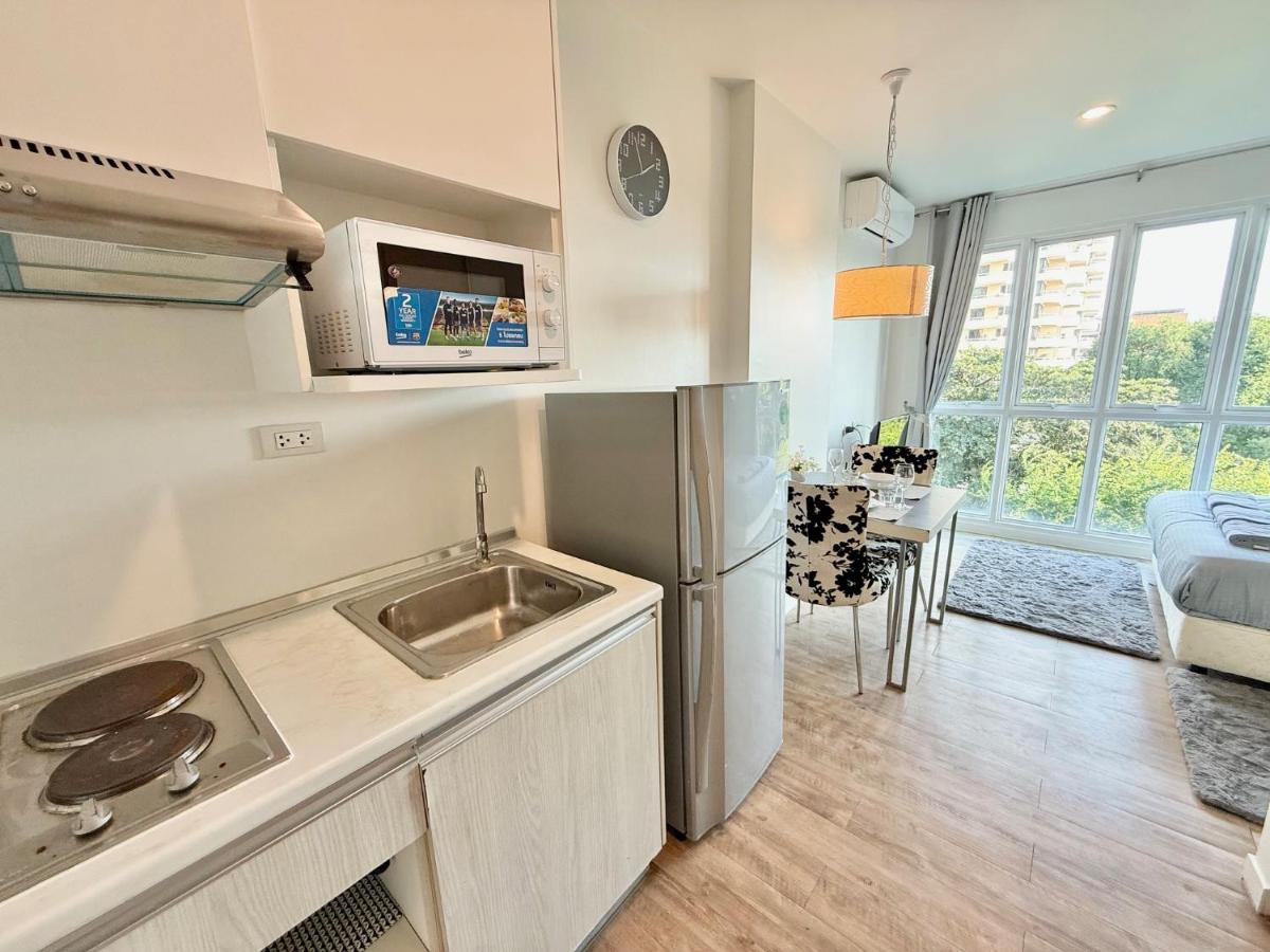 BEACHSIDE Studio in Neo Sea View Condo - Housity