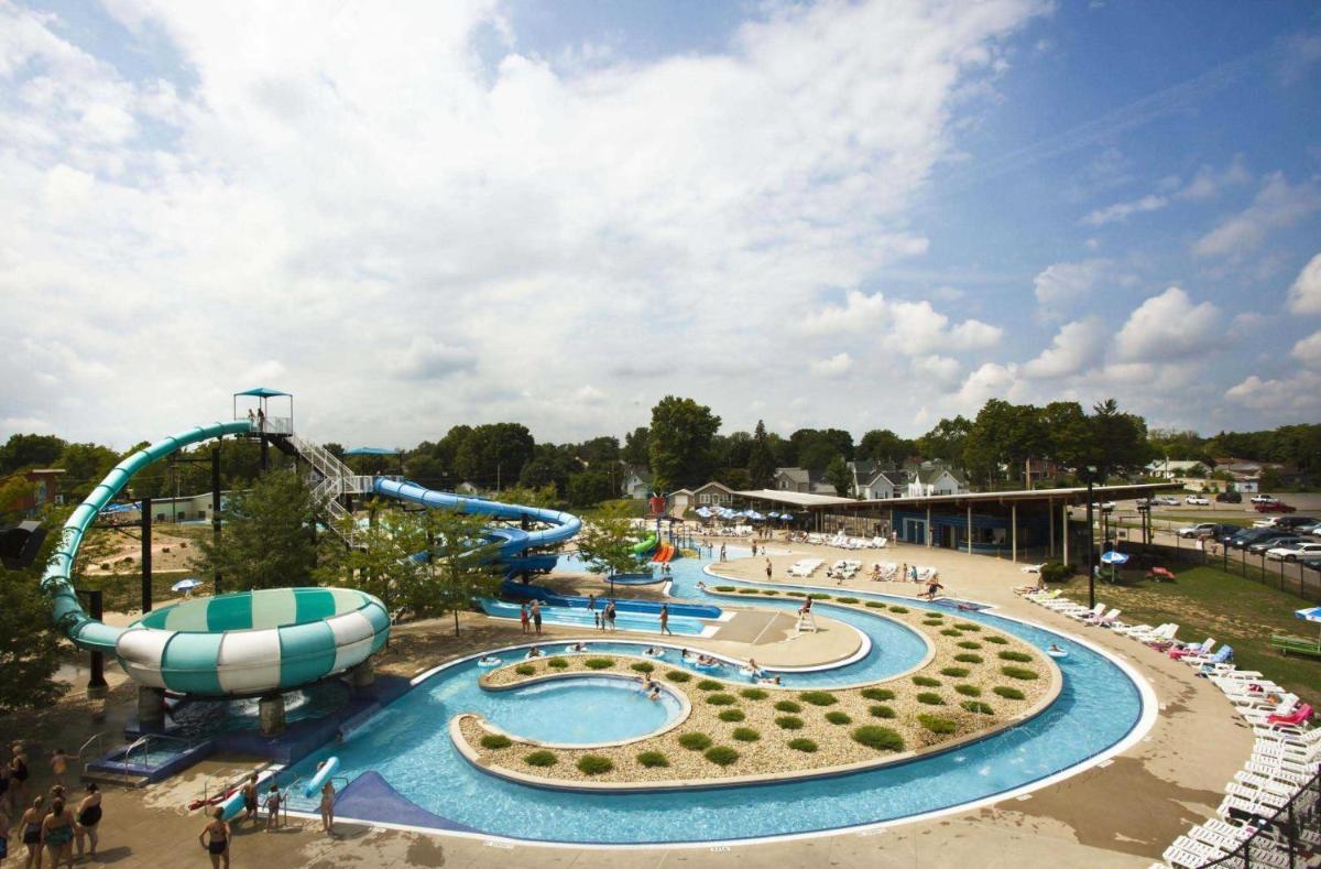 Holiday Inn Express & Suites - Marion, an IHG Hotel - Housity