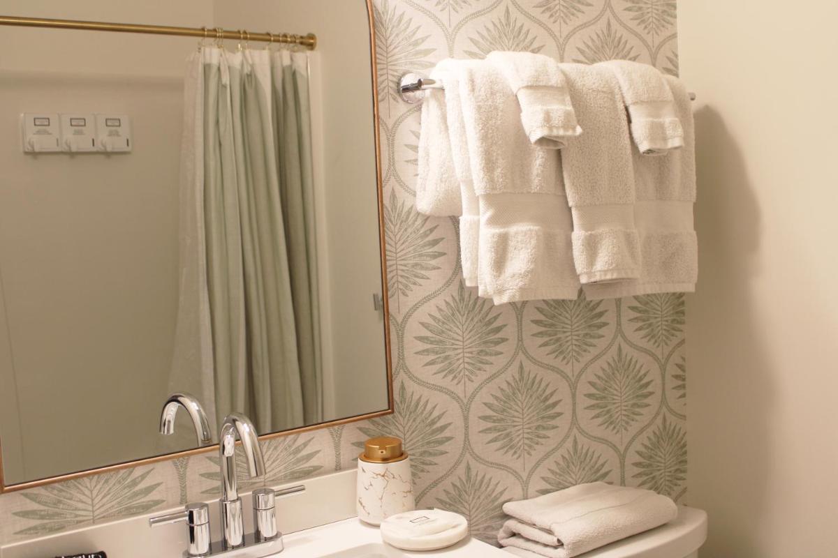 The Trident Inn - Housity