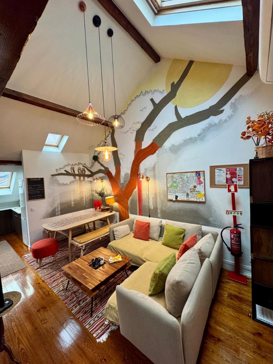 Studios with Mezzanine Rua da Moeda - Housity