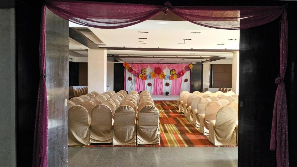 Taj Tristar - Housity