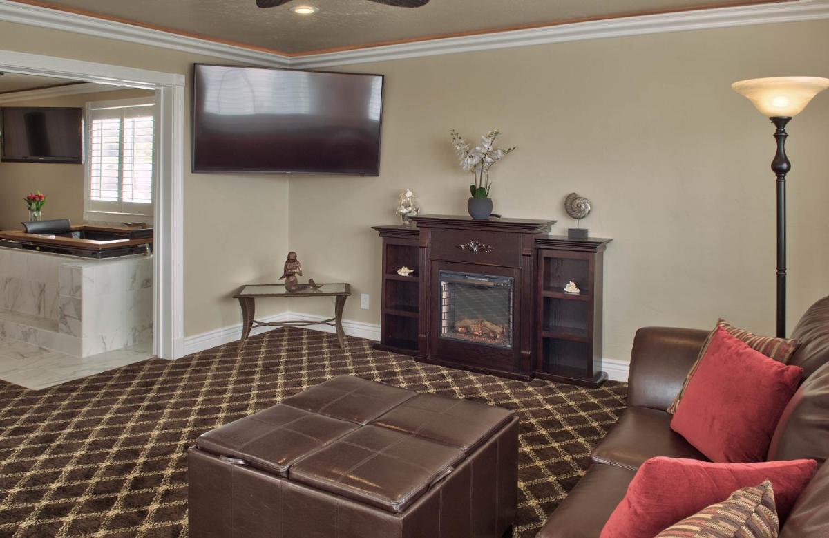 Lovers Point Inn - Housity