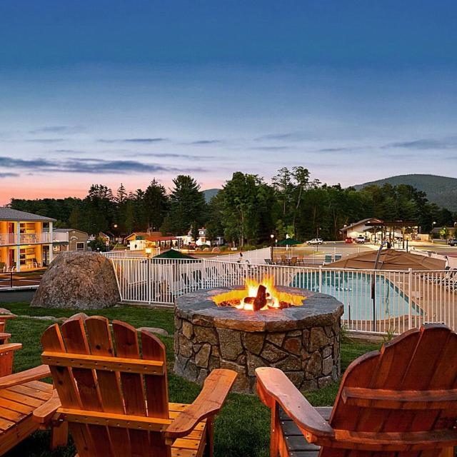 Super 8 by Wyndham Lake George/Downtown - Housity