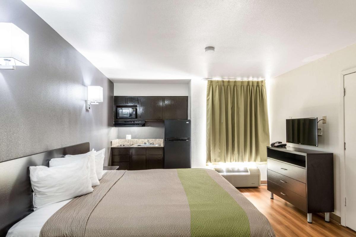 Studio 6-Arlington, TX - Housity