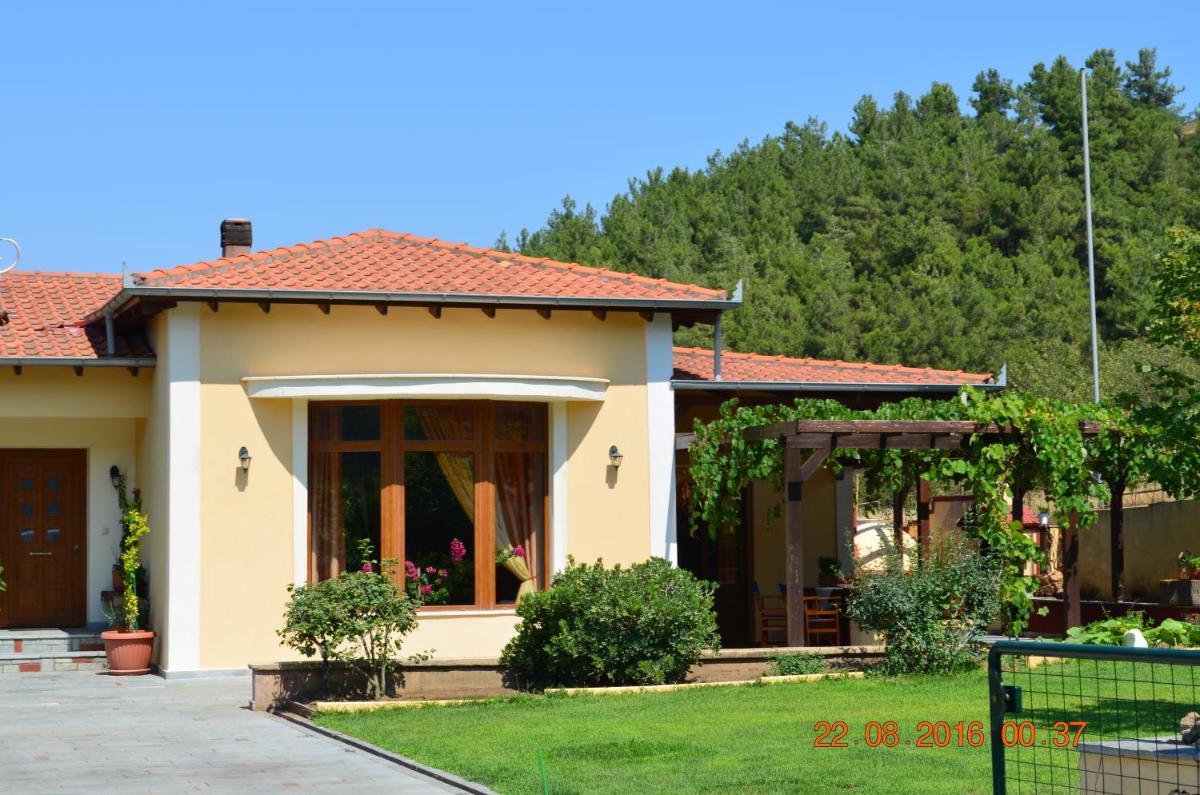 Kavala Villa 360 degrees green - Housity