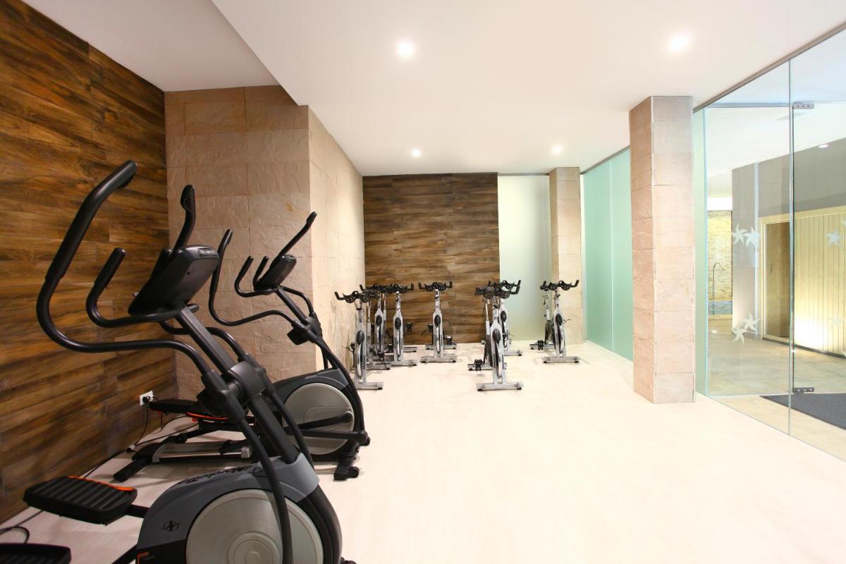Gimnasio o instalaciones de fitness de Iberostar Waves Cala Millor - Adults Only