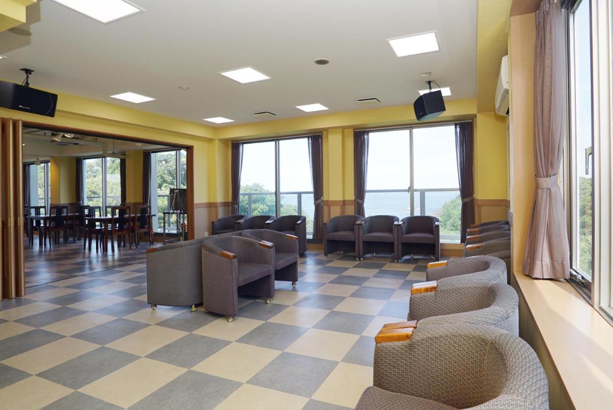 Tobi Hostel and Apartments - Housity