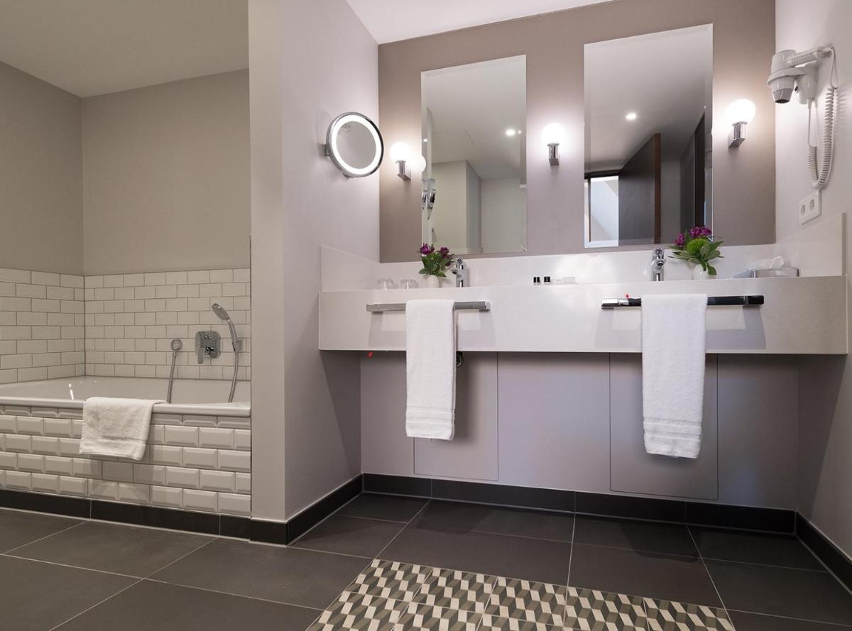 Hotel Am Fischmarkt - Housity