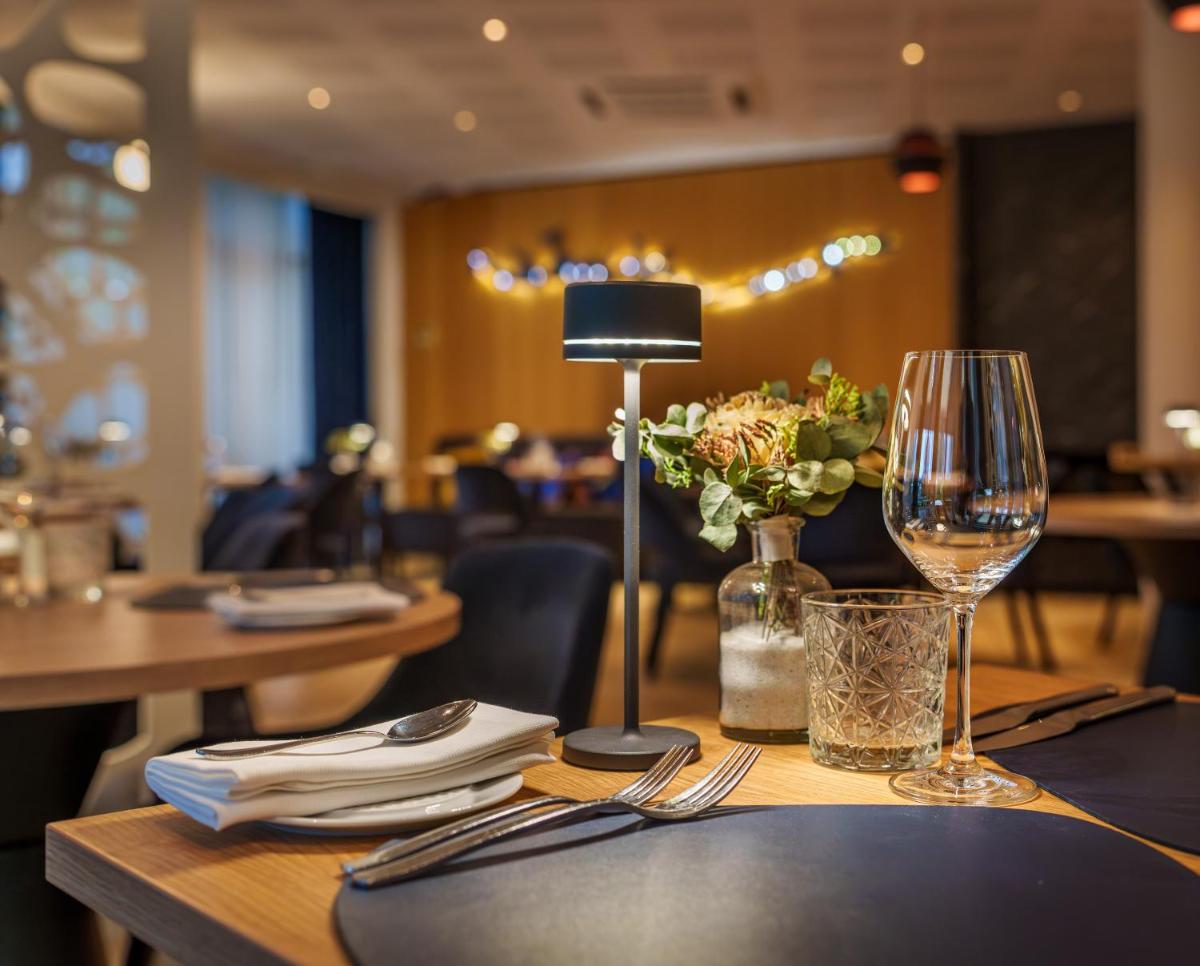 Restaurant ou autre lieu de restauration dans l'établissement Le Richebourg Hôtel, Restaurant & Spa