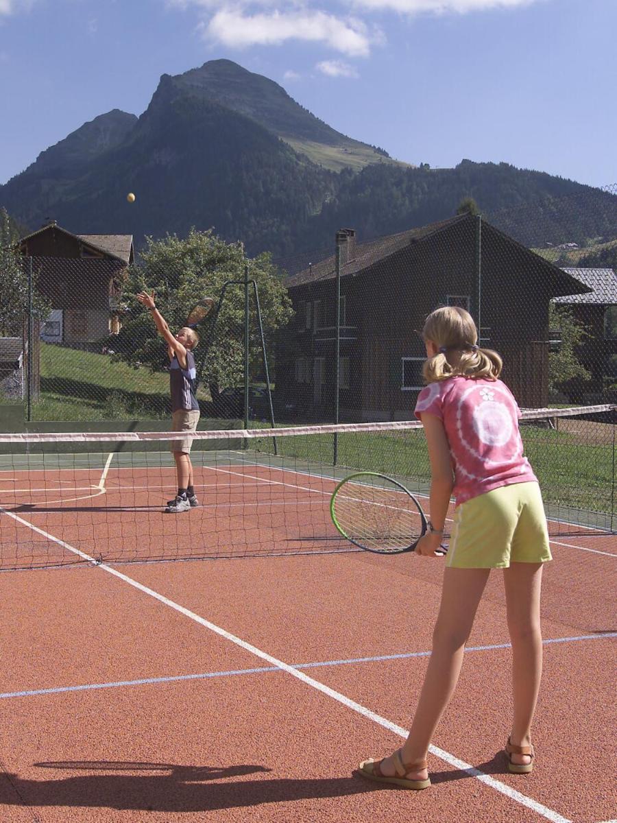 Tennis ou squash au sein de l'hôtel ou à proximité