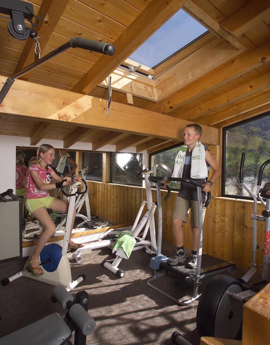 Salle ou équipements de sports de l'établissement Hôtel Les Côtes, Résidence Loisirs et Chalets
