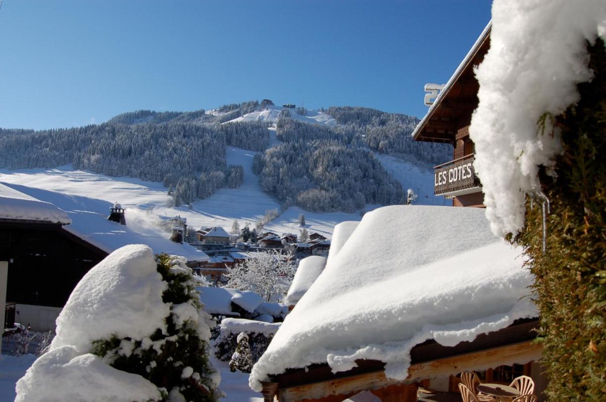 Vue générale sur la montagne ou vue sur la montagne depuis l'hôtel
