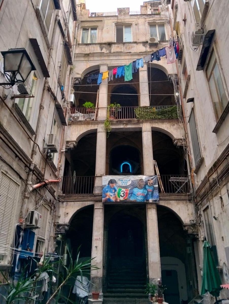 La Porta di Napoli - Hizvo