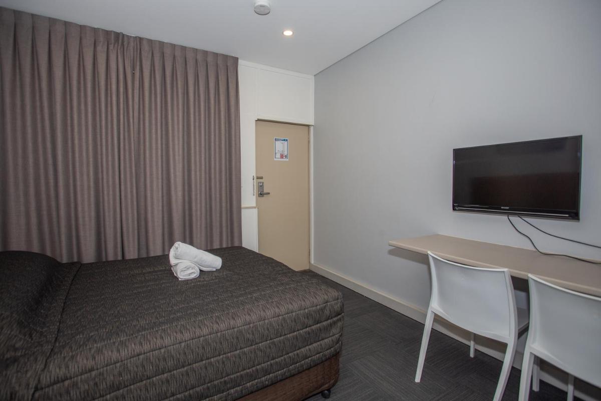 Westside Motor Inn - Housity