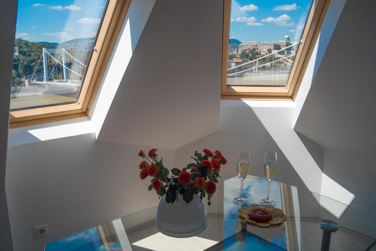 Flat with Unforgettable View - Housity