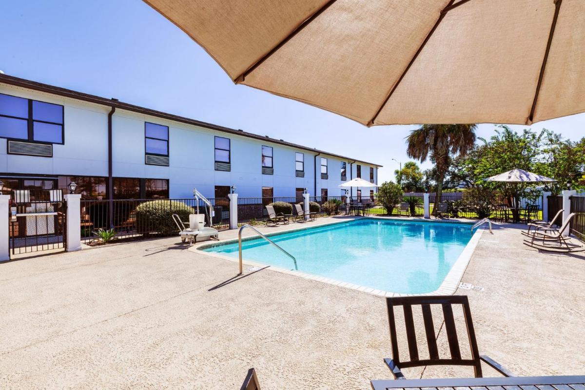 Holiday Inn Express Breaux Bridge by IHG - Housity