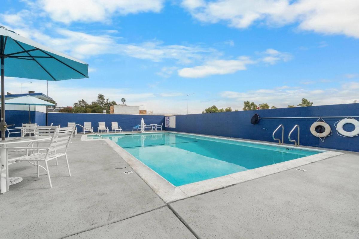 Travelodge by Wyndham Fairplex Pomona - Housity