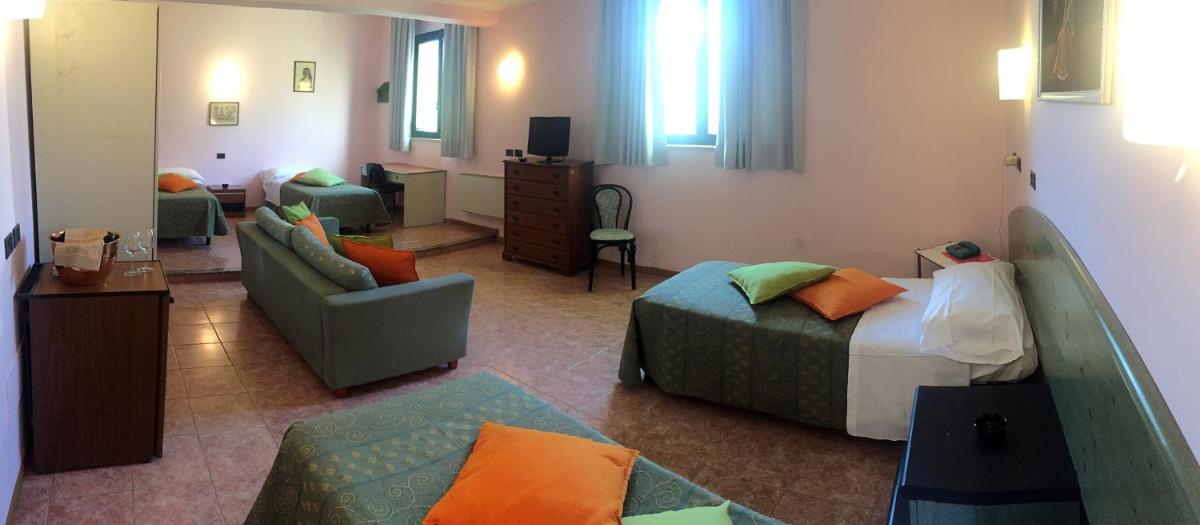 Hotel Salus - Housity