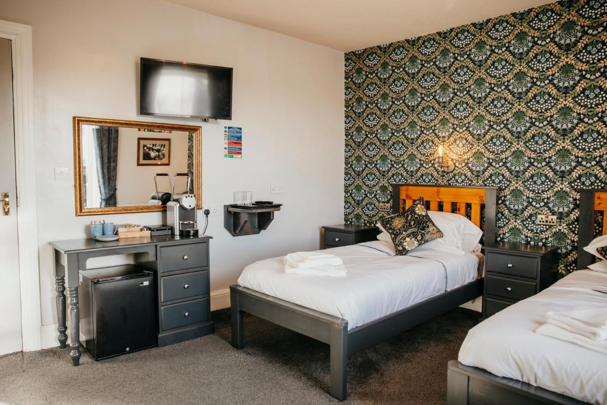 Agricultural Inn - Housity