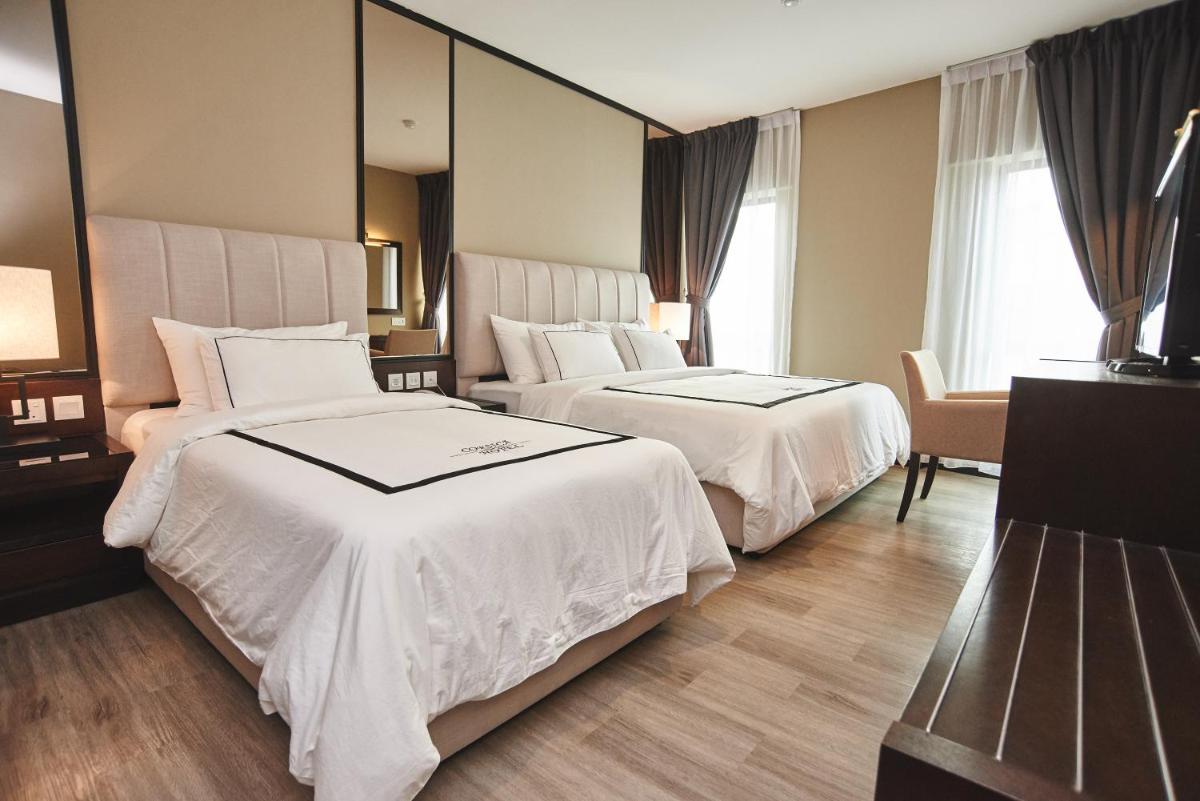 Corsica Hotel - Housity