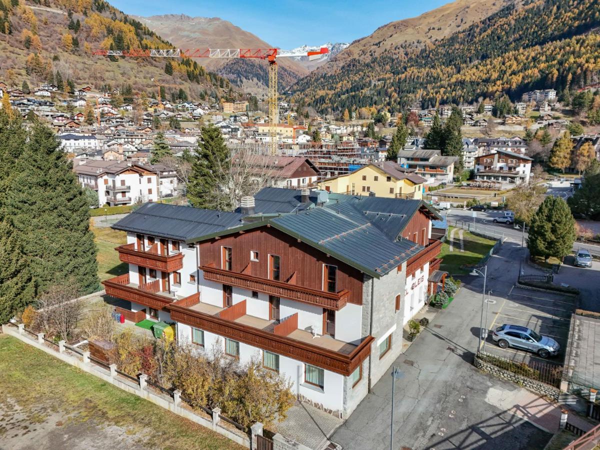 Hotel Bleis - Housity
