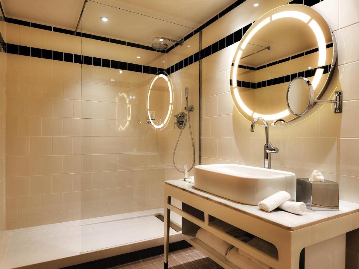 Salle de bains dans l'établissement Carlton Hotel Lyon - MGallery Collection