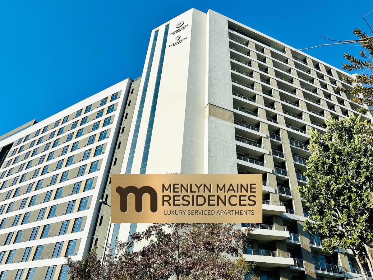 Menlyn Maine Residences - Central Park with king sized bed - Housity