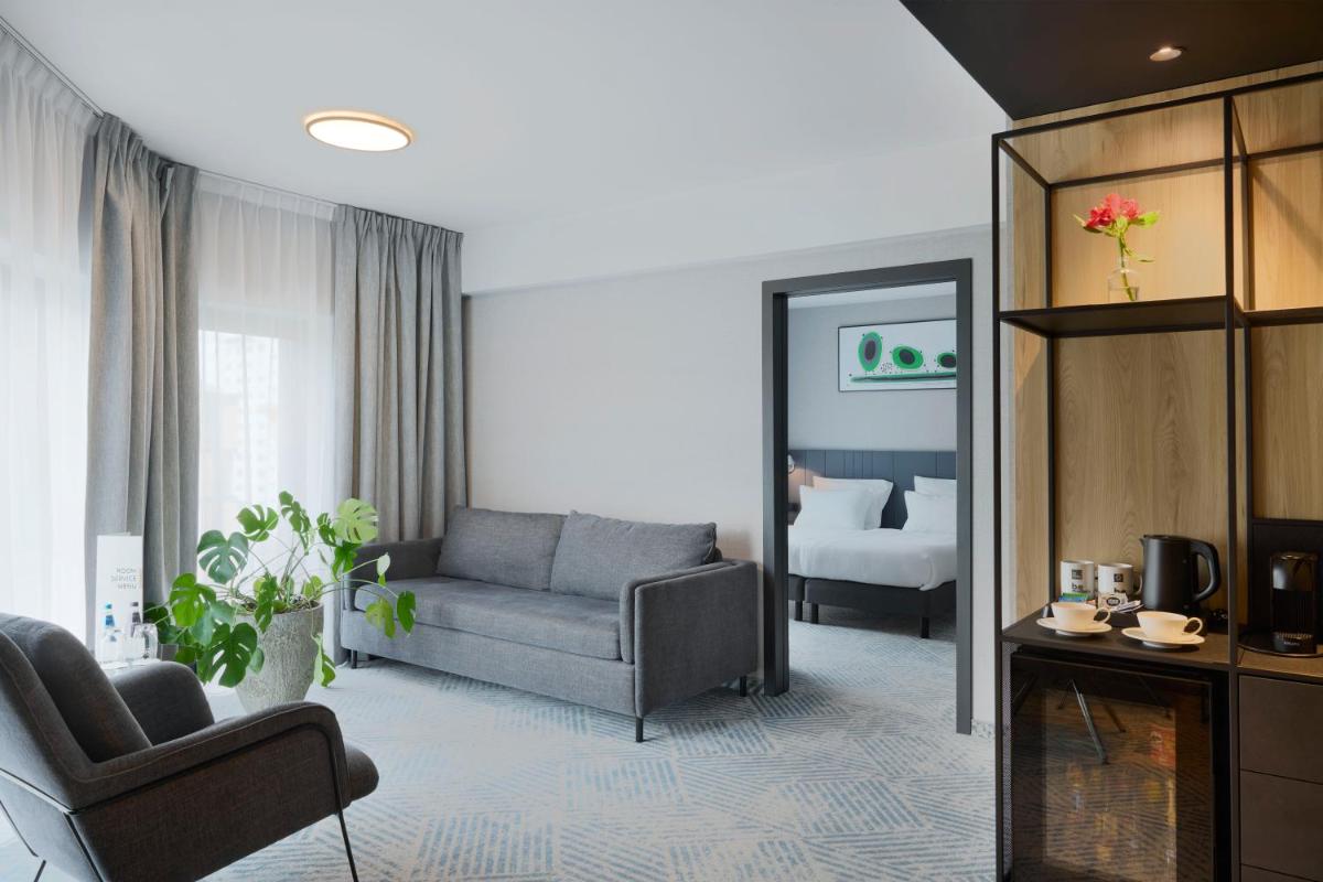 Q Hotel Plus Wrocław - Housity