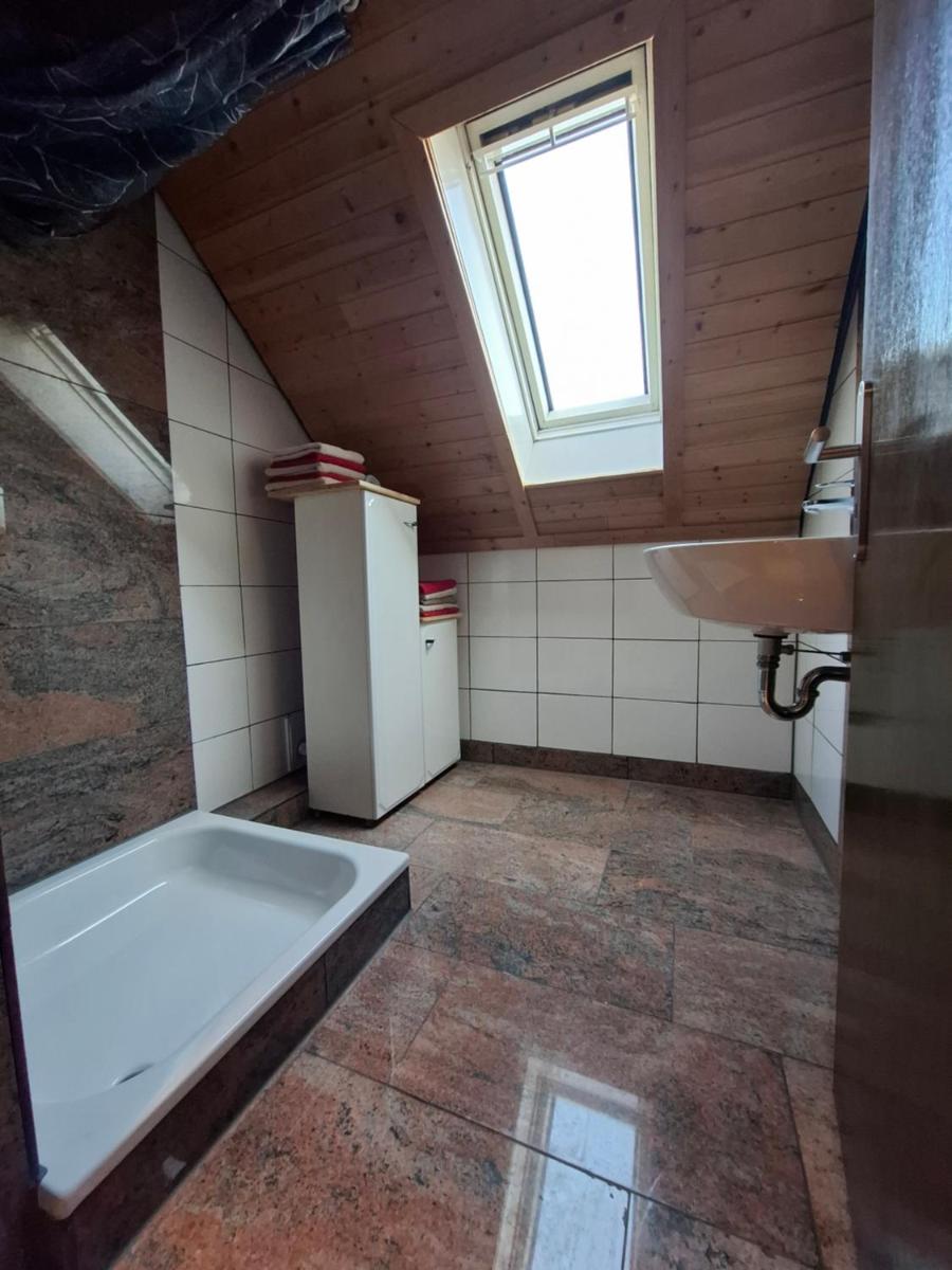 Monteurwohnung Christa im Gästehaus Westfalen im 1ten Obergeschoss - Housity