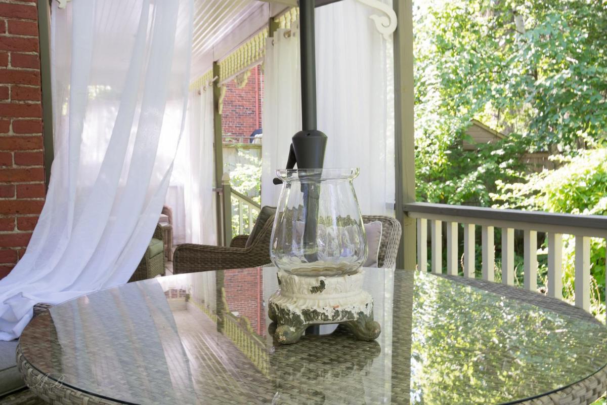 Plantation House Bed & Breakfast - Housity