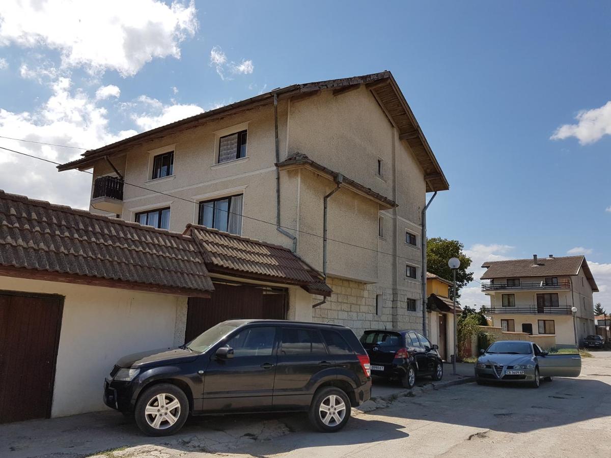 Atanasovi House - Housity