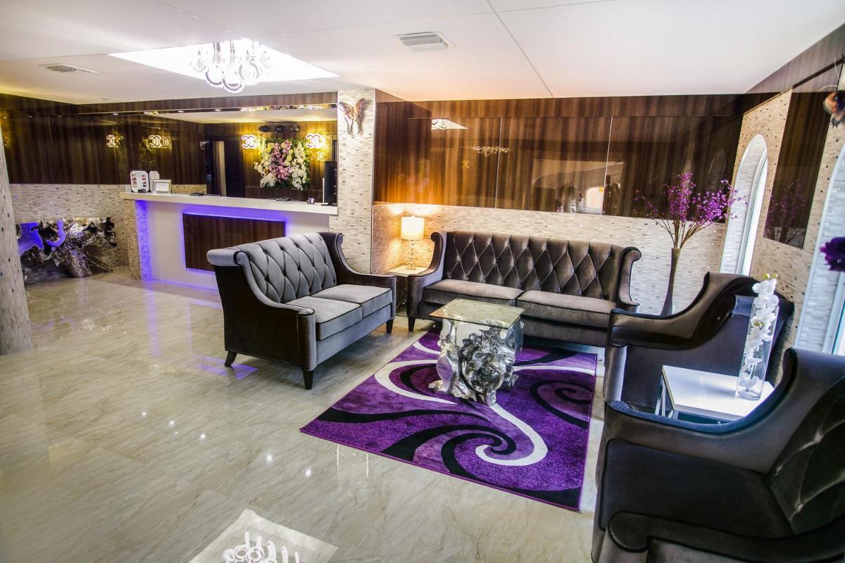 Ocean Beach Club - Housity