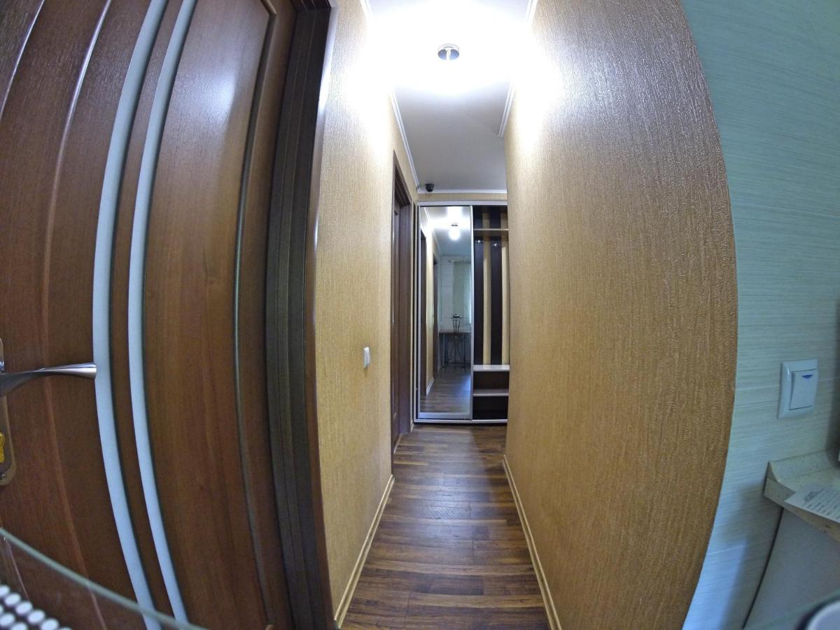 Ostroz'koho 17 - Housity