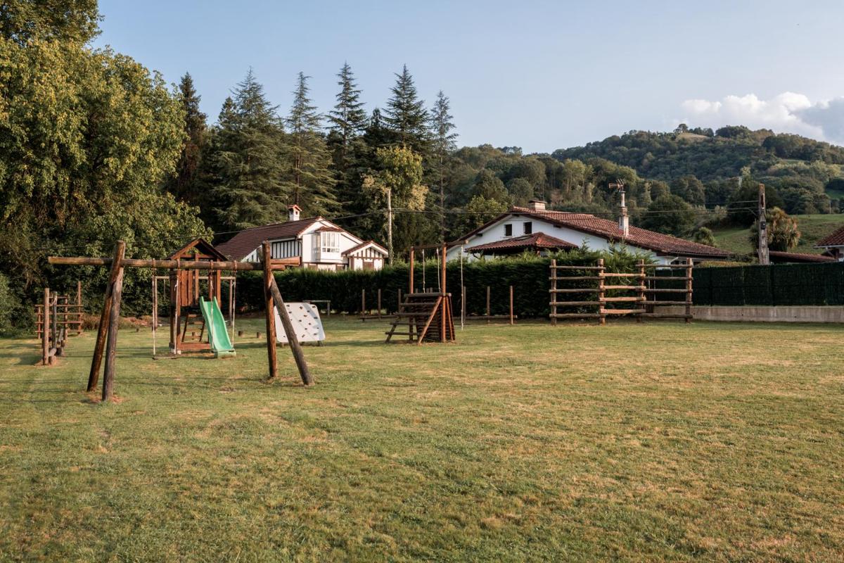 Hotel Baztan - Housity
